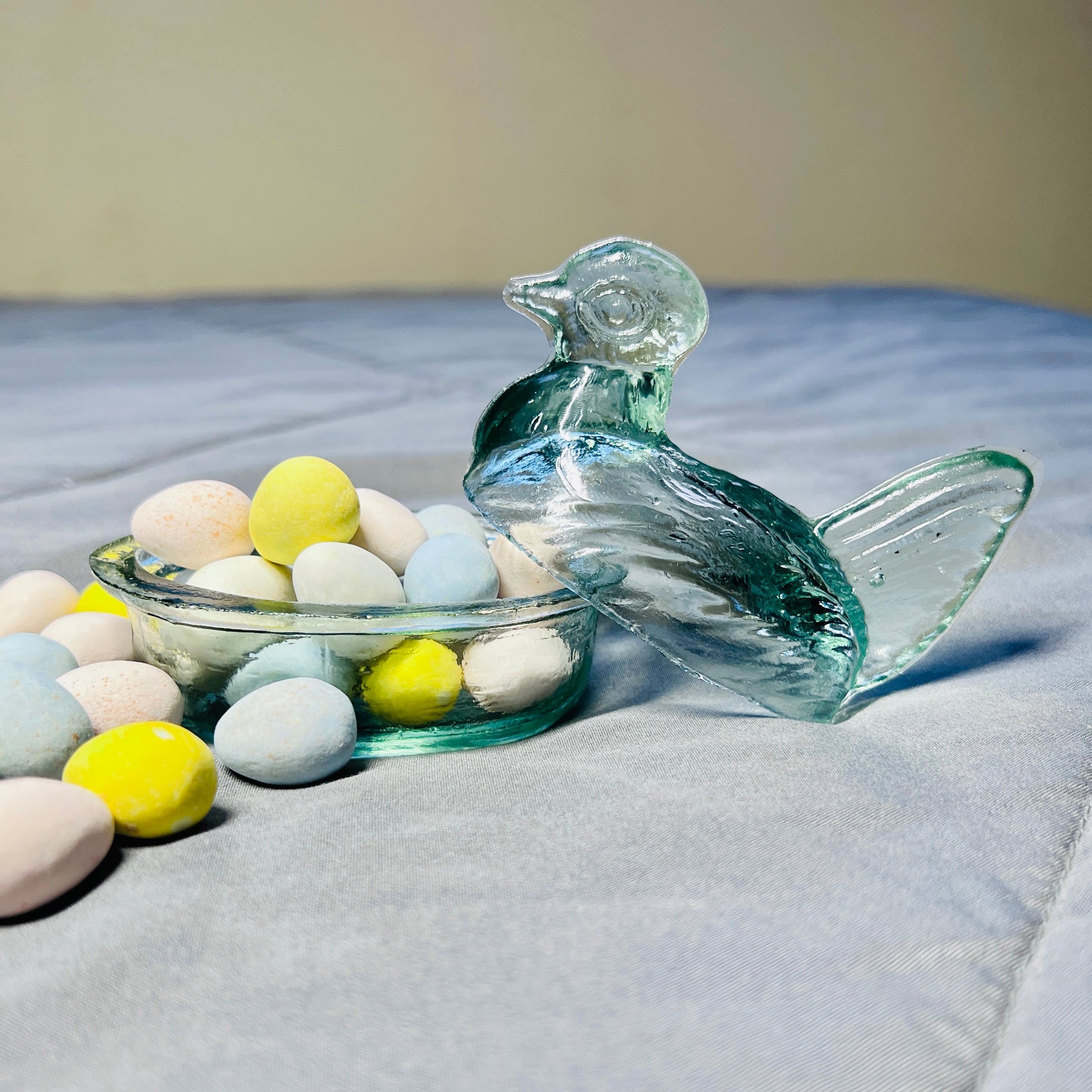 Nesting Hen Bowl & Lid - CLEAR DIAMOND | Hand Blown Glass - Colombia-4